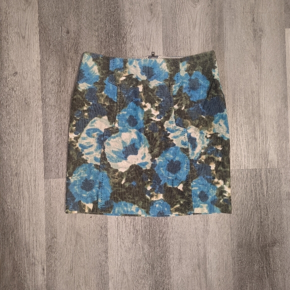 Anthropologie Dresses & Skirts - Anthropologie Postmark Calabria Watercolor Floral Skirt SZ 6
